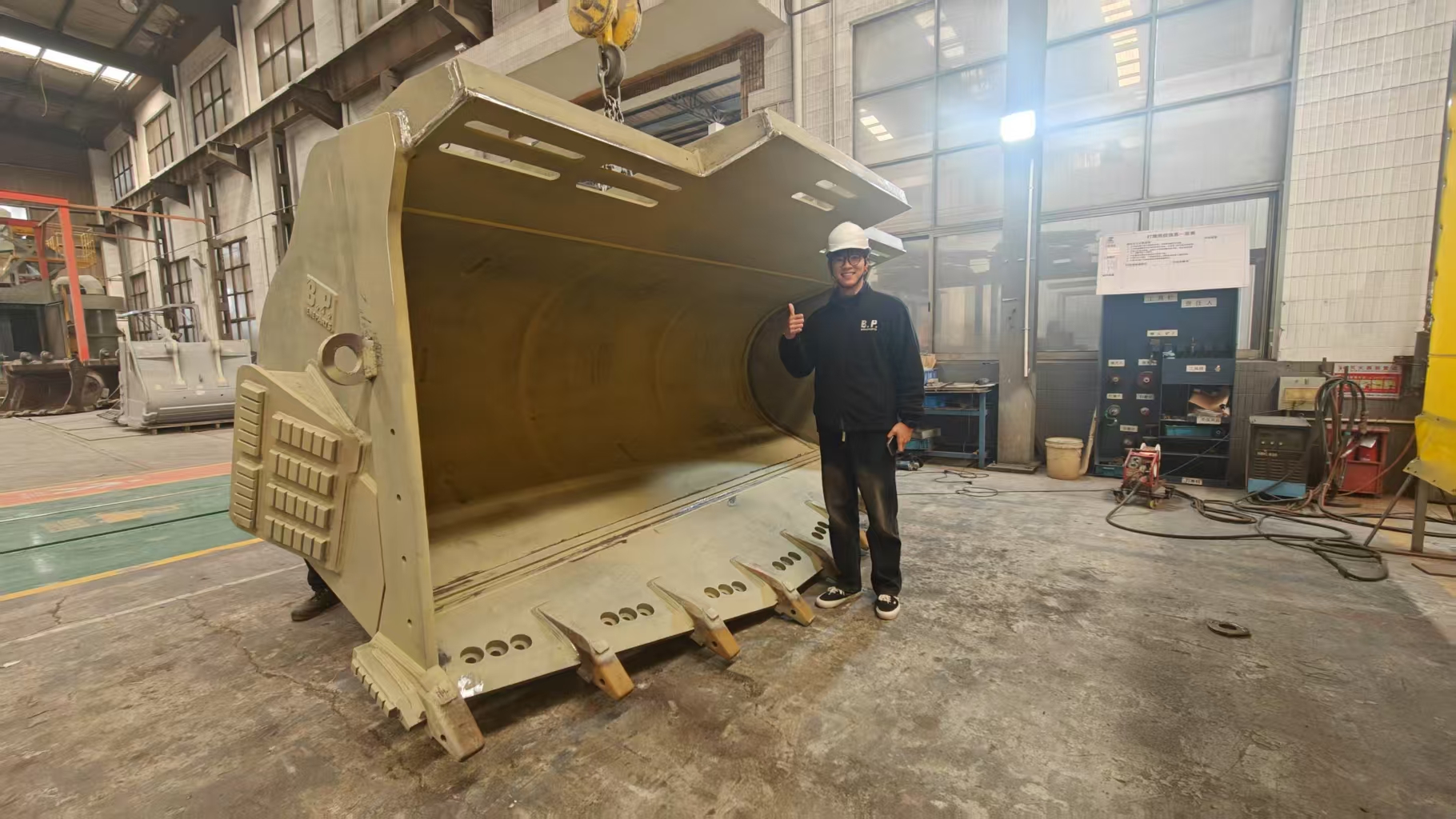 CAT988H 6,4 м8 -HOVEVY DUTY BUCKET готово