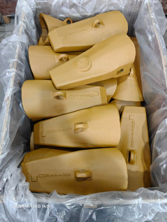 Komatsu K-Max XS145SD Зуб ковша