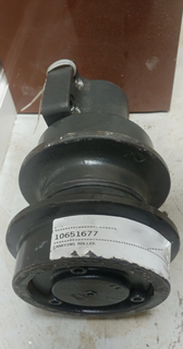 10651677 Tarrier Roller Liebherr R930 Top Roller